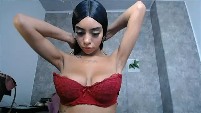 Tiffanny online show from December 28, 2024, 9:40 pm