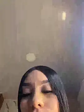 Snapshot of Tiffanny chatting on June 5, 2026, 4:24 pm Tiffanny online show from June 5, 2026, 4:24 pm