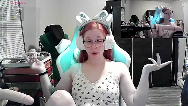 LilyFoxxx online show from January 5, 2025, 3:53 am