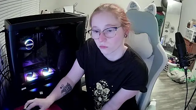 LilyFoxxx online show from October 13, 2025, 3:17 am