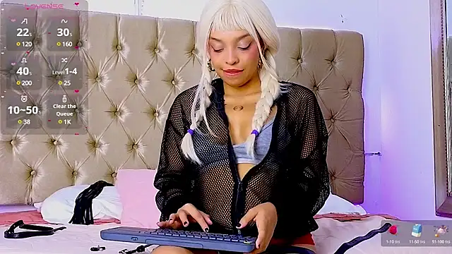 Snapshot of ened_nessa chatting on February 17, 2025, 12:27 pm ened nessa online show from February 17, 2025, 12:27 pm