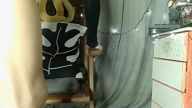 Skinnyshiny boy online show from January 19, 2025, 2:59 pm