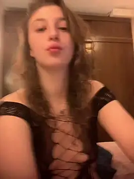 lolippp666 online show from February 12, 2025, 11:30 pm