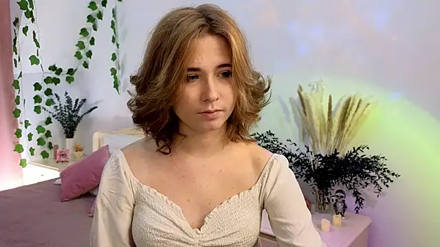 Snapshot of Inessa_Holiday chatting on November 19, 2025, 1:33 pm Inessa Holiday online show from November 19, 2025, 1:33 pm