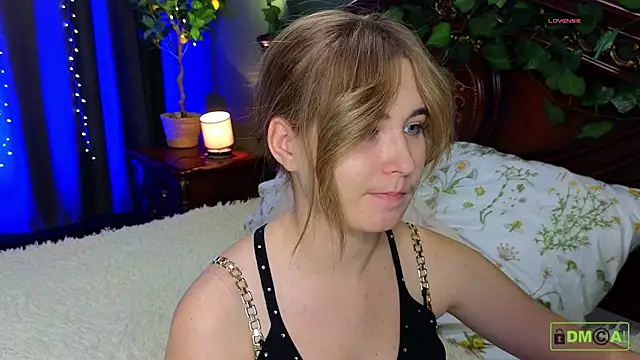 Snapshot of Inessa_Holiday chatting on November 25, 2025, 3:01 pm Inessa Holiday online show from November 25, 2025, 3:01 pm