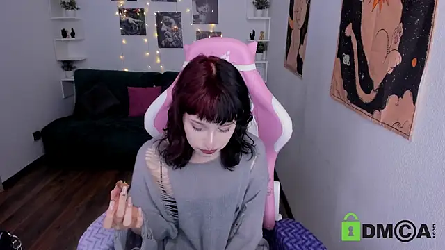 ElizaNik  online show from March 8, 2025, 9:40 pm