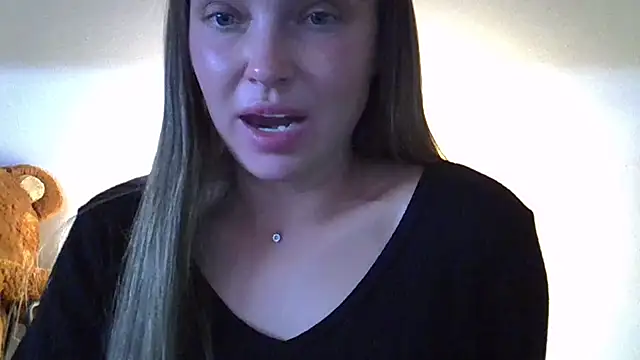 Snapshot of Lucky_Anna chatting on September 13, 2025, 9:47 pm Lucky Anna online show from September 13, 2025, 9:47 pm