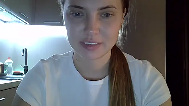 Snapshot of Lucky_Anna chatting on October 25, 2025, 6:24 pm Lucky Anna online show from October 25, 2025, 6:24 pm