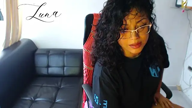 Snapshot of Lunavega1 chatting on September 10, 2025, 4:18 pm Lunavega1 online show from September 10, 2025, 4:18 pm
