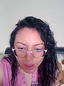 Snapshot of Lunavega1 chatting on February 10, 2026, 4:44 pm Lunavega1 online show from February 10, 2026, 4:44 pm