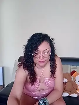 Snapshot of Lunavega1 chatting on February 19, 2026, 5:20 pm Lunavega1 online show from February 19, 2026, 5:20 pm