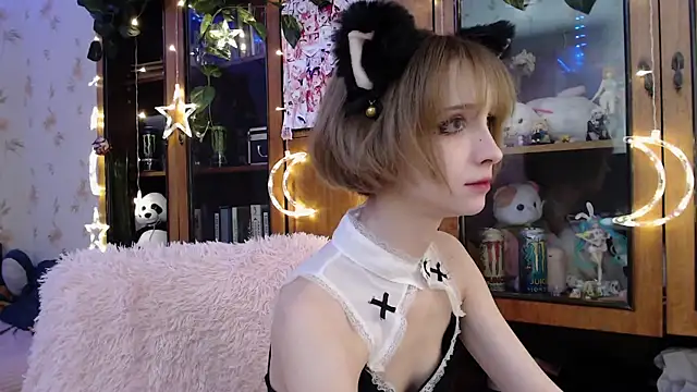 Snapshot of cloudgirrl chatting on February 28, 2025, 1:58 am cloudgirrl online show from February 28, 2025, 1:58 am