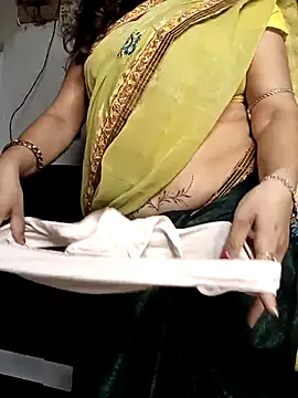 Snapshot of Sneha_gril chatting on December 20, 2025, 7:32 pm Sneha gril online show from December 20, 2025, 7:32 pm