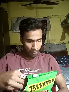 Snapshot of Skinny_Bigass_23 chatting on March 7, 2025, 6:00 pm Skinny Bigass 23 online show from March 7, 2025, 6:00 pm