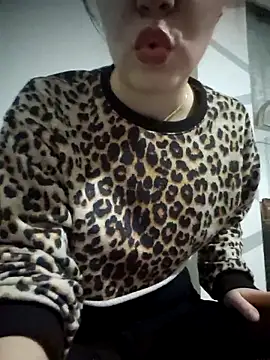 SUSELLAM1 online show from March 2, 2025, 6:19 pm