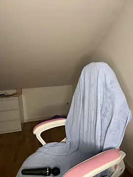 LeMagique- online show from February 12, 2025, 9:43 pm