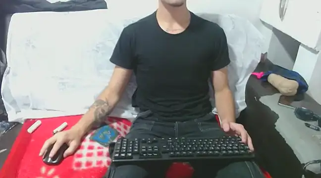 Snapshot of MarceloMilk chatting on January 15, 2025, 1:20 pm MarceloMilk online show from January 15, 2025, 1:20 pm