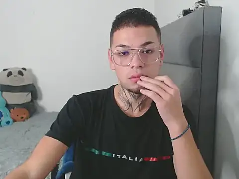 Snapshot of MarceloMilk chatting on September 13, 2025, 10:42 pm MarceloMilk online show from September 13, 2025, 10:42 pm