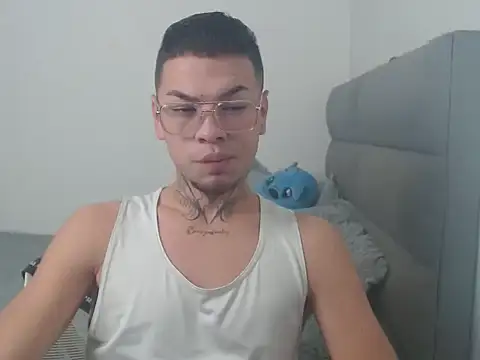 Snapshot of MarceloMilk chatting on September 15, 2025, 1:44 pm MarceloMilk online show from September 15, 2025, 1:44 pm