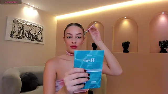 KaiaFerreira online show from November 3, 2025, 12:39 pm