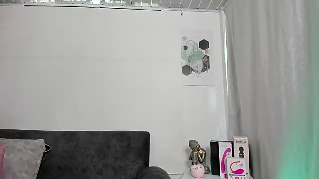 LaylaJewel online show from March 9, 2026, 5:28 pm