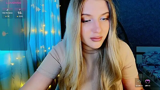 Evacadooo online show from October 10, 2025, 4:44 am