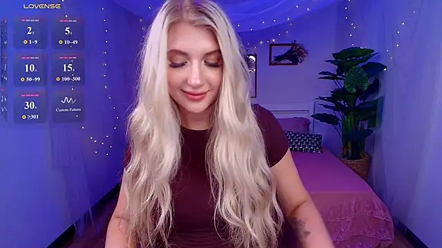 Snapshot of Evacadooo chatting on July 5, 2026, 3:13 am Evacadooo online show from July 5, 2026, 3:13 am