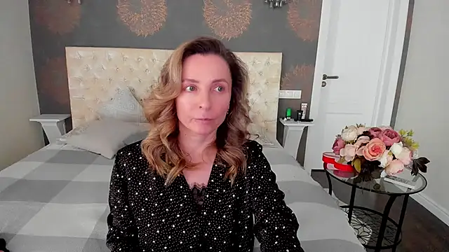Snapshot of AllisonWilliams chatting on May 4, 2026, 2:02 pm AllisonWilliams online show from May 4, 2026, 2:02 pm