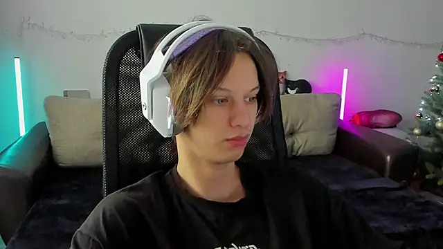 Ostin meow online show from December 17, 2025, 6:30 am