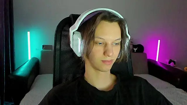 Ostin meow online show from February 15, 2026, 11:41 am