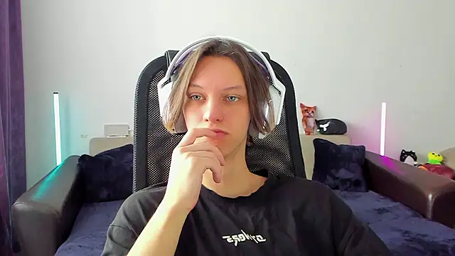 Ostin meow online show from February 24, 2026, 7:06 am