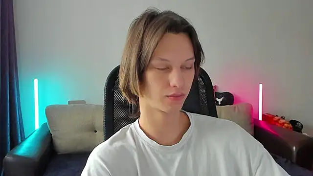 Ostin meow online show from March 19, 2026, 3:54 am