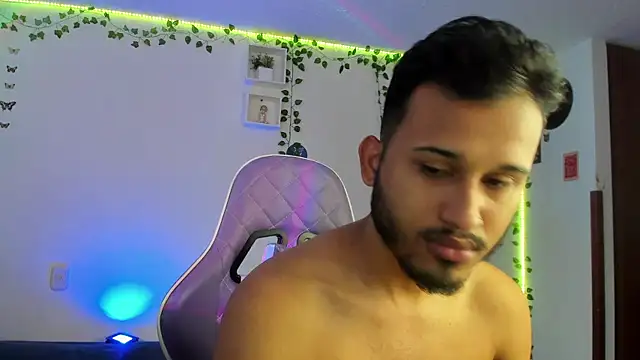 Raf brunette online show from December 28, 2024, 2:21 pm