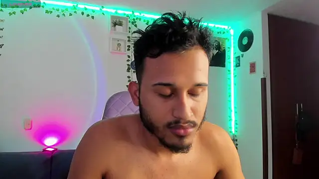 Raf brunette online show from December 31, 2024, 1:30 pm