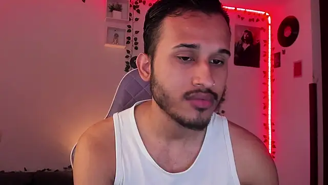 Raf brunette online show from February 6, 2025, 12:05 pm