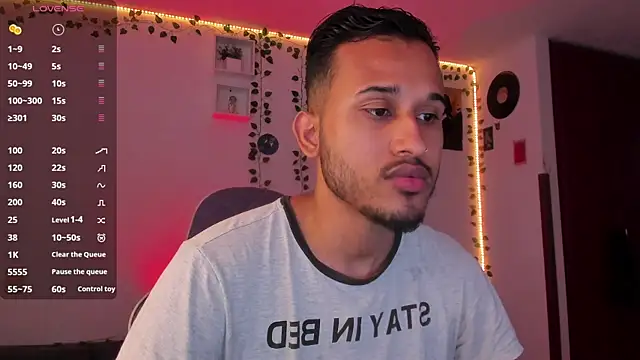 Raf brunette online show from February 11, 2025, 12:37 pm