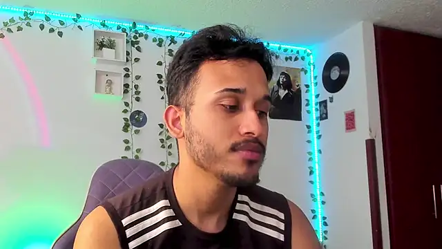 Raf brunette online show from March 21, 2025, 12:28 pm