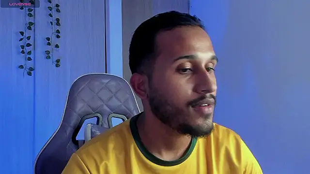 Raf brunette online show from February 2, 2026, 10:19 pm