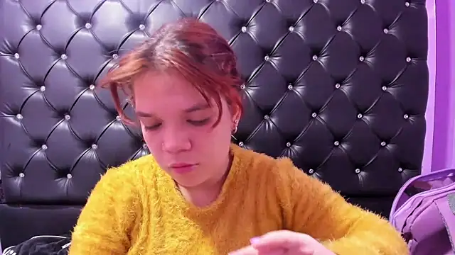 MelanyCarter18 online show from October 9, 2025, 1:20 pm