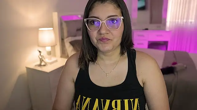 Snapshot of Camilaa_bueno chatting on December 22, 2024, 3:44 pm Camilaa bueno online show from December 22, 2024, 3:44 pm