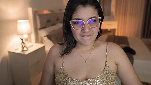 Snapshot of Camilaa_bueno chatting on December 24, 2024, 1:49 am Camilaa bueno online show from December 24, 2024, 1:49 am