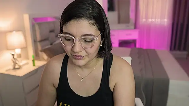 Snapshot of Camilaa_bueno chatting on January 1, 2025, 8:58 pm Camilaa bueno online show from January 1, 2025, 8:58 pm