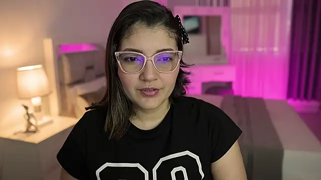 Snapshot of Camilaa_bueno chatting on January 11, 2025, 9:46 pm Camilaa bueno online show from January 11, 2025, 9:46 pm