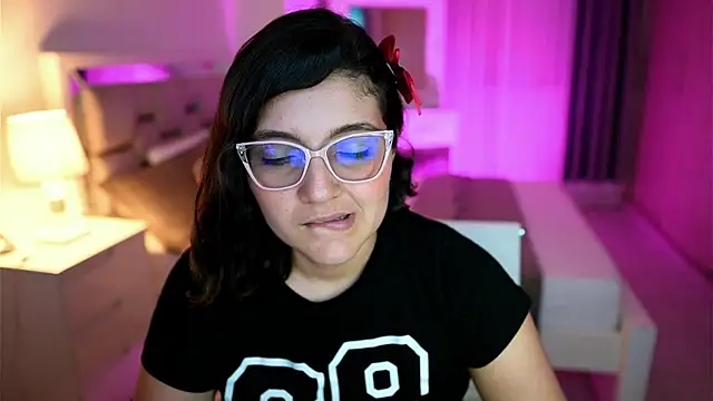 Snapshot of Camilaa_bueno chatting on March 22, 2025, 1:54 am Camilaa bueno online show from March 22, 2025, 1:54 am