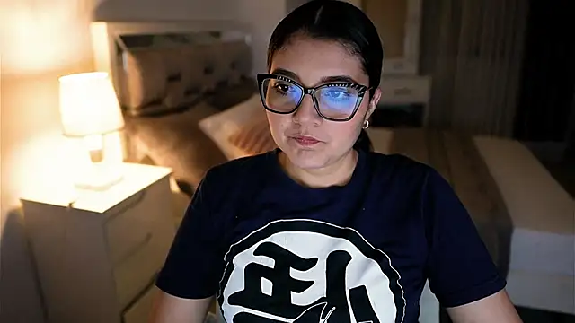 Snapshot of Camilaa_bueno chatting on September 29, 2025, 3:11 am Camilaa bueno online show from September 29, 2025, 3:11 am