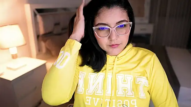 Snapshot of Camilaa_bueno chatting on October 1, 2025, 11:33 pm Camilaa bueno online show from October 1, 2025, 11:33 pm