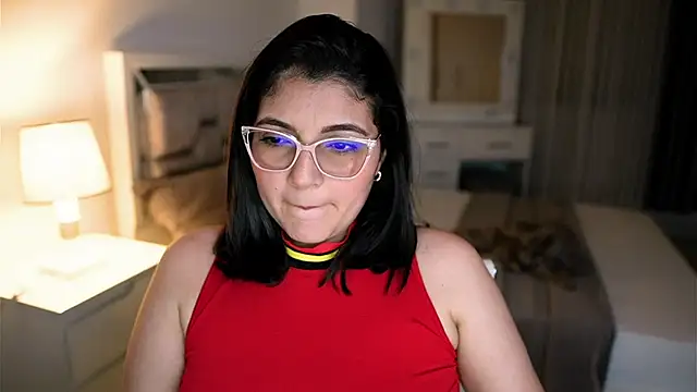 Snapshot of Camilaa_bueno chatting on October 7, 2025, 3:04 am Camilaa bueno online show from October 7, 2025, 3:04 am