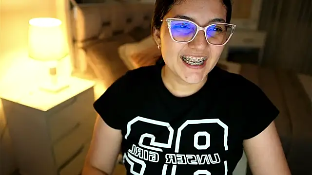 Camilaa bueno online show from November 26, 2025, 2:45 am