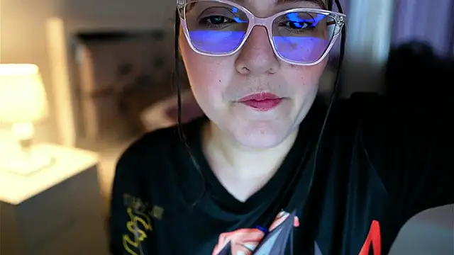 Camilaa bueno online show from February 21, 2026, 10:33 pm