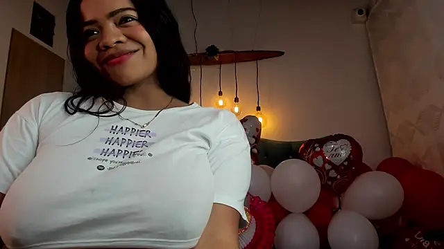 Any topless online show from February 17, 2025, 9:41 pm